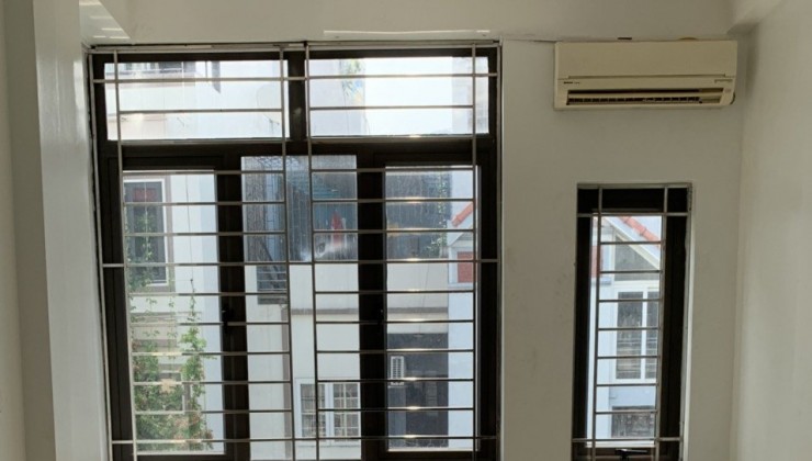 Cho Thuê nhà ngõ Tứ Liên, Tây Hồ, 46m - 3,5T- MT 5m- Giá 12 triệu -  Hộ gđ, người đi làm, online